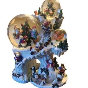 Kirkland Signature Musical Waterglobe Revolving LED Lights Christmas Snowglobe